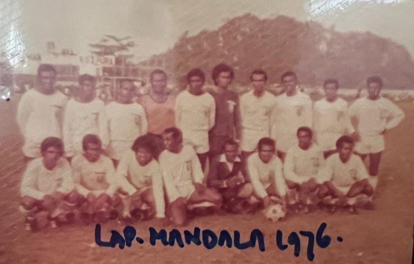 Kala Sentuhan Legenda Persib Hadirkan Trofi Perdana untuk Persipura
