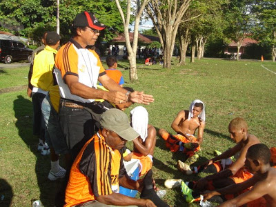 Hengki Heipon, Legenda Persipura yang Pernah Menukangi Timnas
